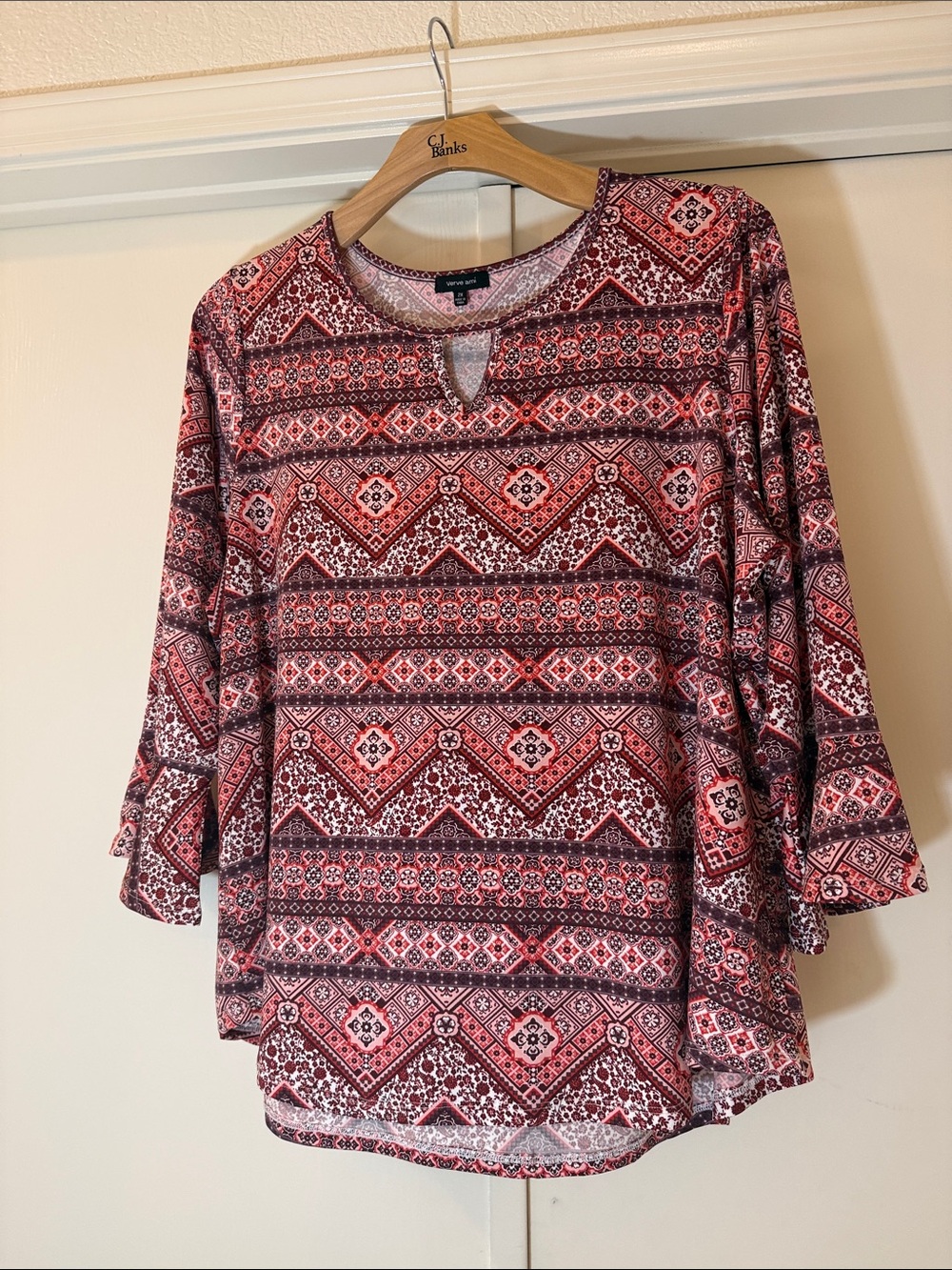 Verve Ami Red, brown and White Geometric Keyhole